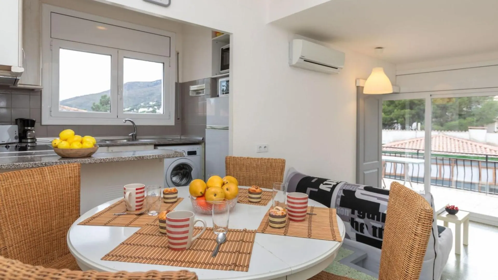 Apartment Gran Sol Llanca Spain